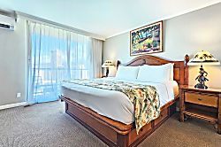 Luana Waikiki 15th Floor King Suite