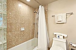 Luana Waikiki 15th Floor King Suite