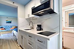 The Bamboo 701 - Dreamy King Studio