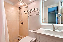 The Bamboo 701 - Dreamy King Studio