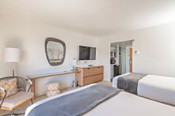 Ala Moana Condo 29th Floor Studio