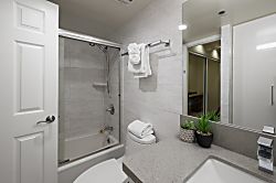 Ilikai Hotel Penthouse 2602