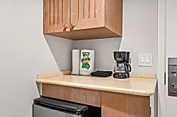 The Palms Waikiki 1124 