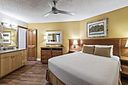 Maui Sunset B207 - primary bedroom
