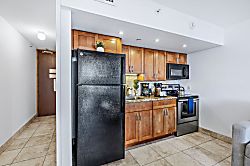 Royal Kahana 216