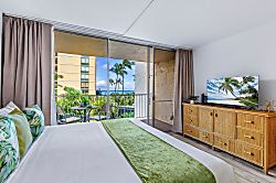 Royal Kahana 216