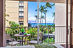 Royal Kahana 216