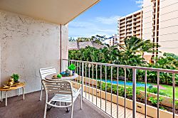 Royal Kahana 216