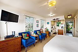 Kapa'a Sands 12 Oceanfront Studio