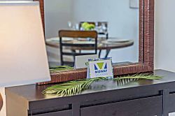 Waikiki Banyan 2601