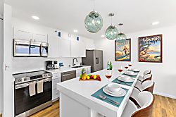 Waikiki Banyan 28 Fl