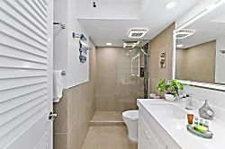 Waikiki Banyan 28 Fl