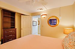 Kona Plaza 2 Bedroom Condo