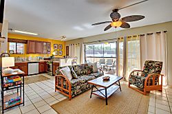 Kona Plaza 2 Bedroom Condo