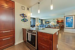 Royal Kahana 407