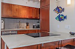Royal Kahana 407