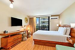 Bamboo Waikiki Studio 802