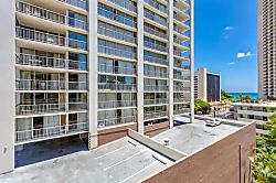 Bamboo Waikiki Studio 802