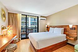 Bamboo Waikiki Studio 802