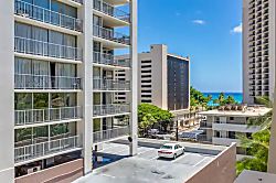 Bamboo Waikiki Studio 802