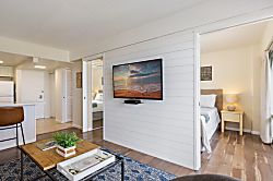 1016  Ilikai Collection # 4