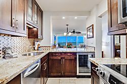 Menehune Shores Ground Floor Unit - Private kitchen