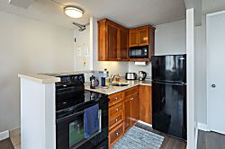Waikiki 10th Floor Condo