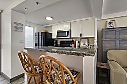 Diamond Head Oceanfront Suite #601