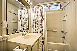 Bright & Airy Beach House w/ Oceanfront Views