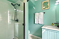 Mauka Makai Condo 203