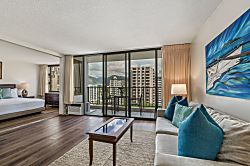 Waikiki Banyan #1105-T2