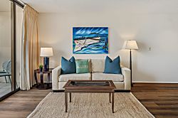 Waikiki Banyan #1105-T2