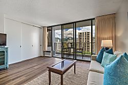 Waikiki Banyan #1105-T2