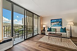 Waikiki Banyan #1105-T2