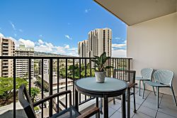 Waikiki Banyan #1105-T2