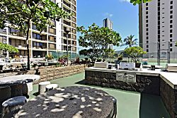 Waikiki Banyan #1105-T2