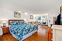 Diamond Head Beach Hotel Studio 404 - Stylish and functional studio unit perfect for short or long stays