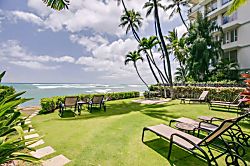 Diamond Head Beach Hotel Studio 404 - Relax in the yard with stunning ocean view