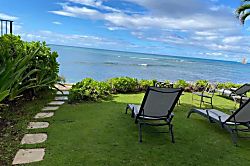 Diamond Head Beach Hotel Studio 404 - Relax in the yard with stunning ocean view
