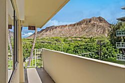 Diamond Head Beach Hotel Studio 404 - Relax with breathtaking views of the mountains