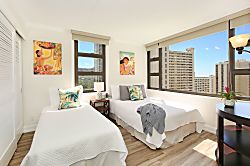 Waikiki Banyan #1714-T2