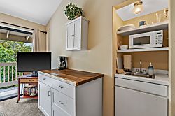 Hale Moi Studio Suite