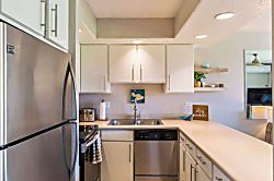Papakea Resort Ocean View 1 Bedroom Condo - Private kitchen