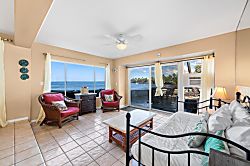 Kona Oceanfront Retreat