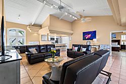 Kona Oceanfront Retreat