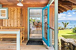 Manini Oceanfront Cottage