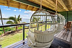 Manini Oceanfront Cottage