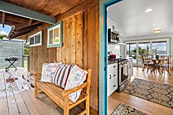 Manini Oceanfront Cottage
