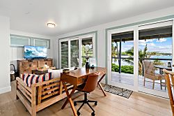 Manini Oceanfront Cottage