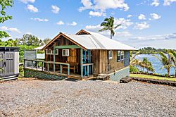 Manini Oceanfront Cottage